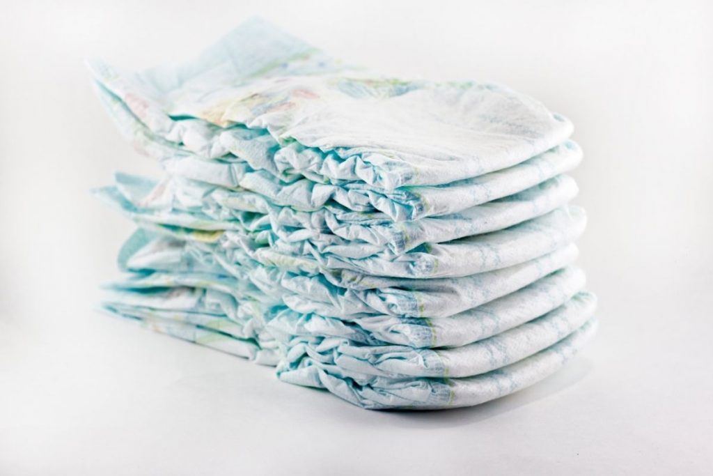 Pampers Dry Baby VS Swaddlers: A Mom's Guide To The Best Diapers For ...