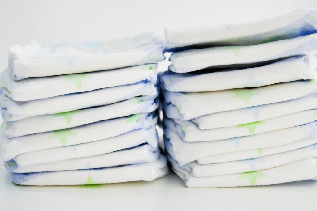 Pampers Dry Baby VS Swaddlers: A Mom's Guide To The Best Diapers For ...